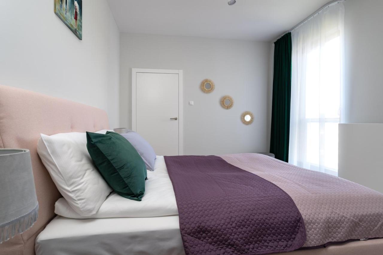 Ina Rent - Przy Plazy- Nadmorski Dwor กดัญสก์ ภายนอก รูปภาพ